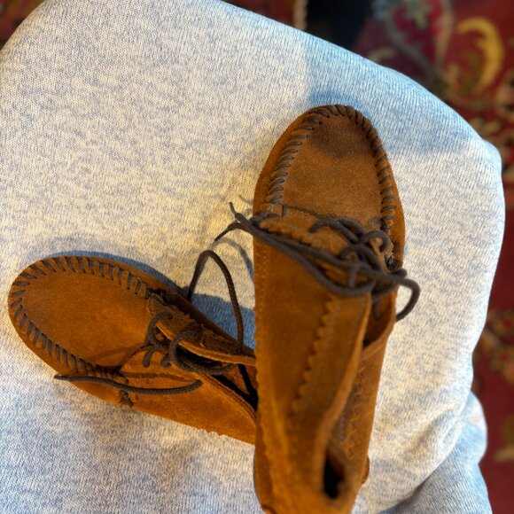 MINNETONKA LACE UP BOOTS - Picture 4 of 7